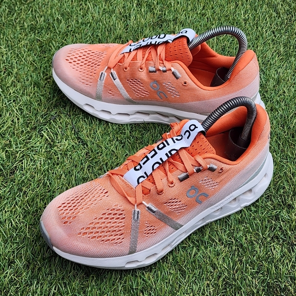 ON CLOUDSURFER - Womens Sneakers - SIZE 7.5 - Picture 3 of 9